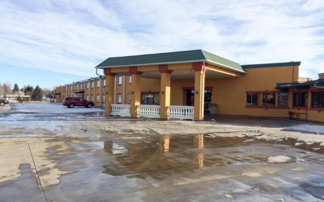 Badlands Inn & Suites