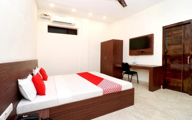 Oyo 22333 Imperial Gold