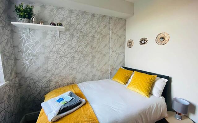 Townhouse @ 110 Etruria Vale Road Stoke