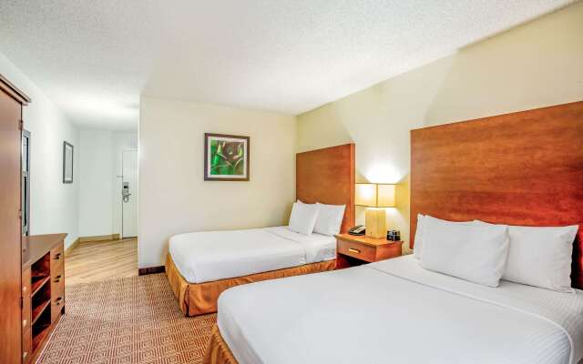 La Quinta Inn & Suites by Wyndham Danbury