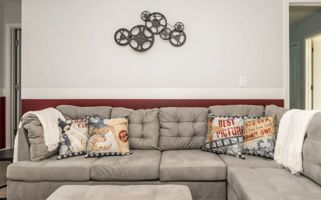 Spacious Home Near Disney