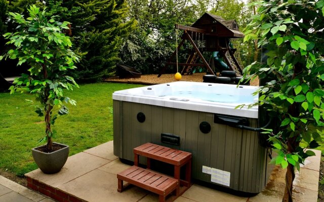 Deluxe 1 Bed Flat Hot Tub Sky Tv