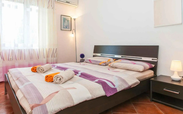 Maki Apartments