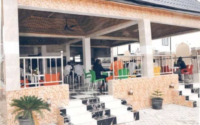 De George's Grand Resort