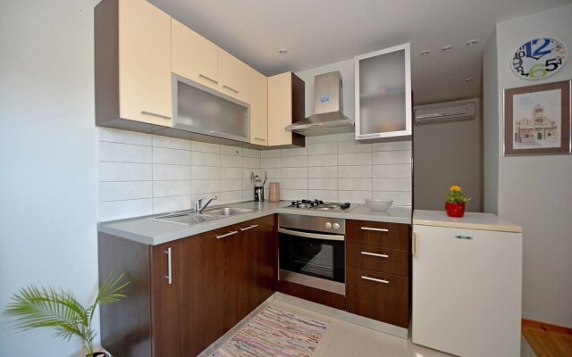 Holiday Apartment Home Simoni With Pool