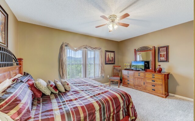 Whispering Pines Condos by VTrips