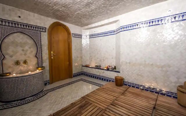 Room in B&B - Riad Authentic Palace & Spa - Al Bartal