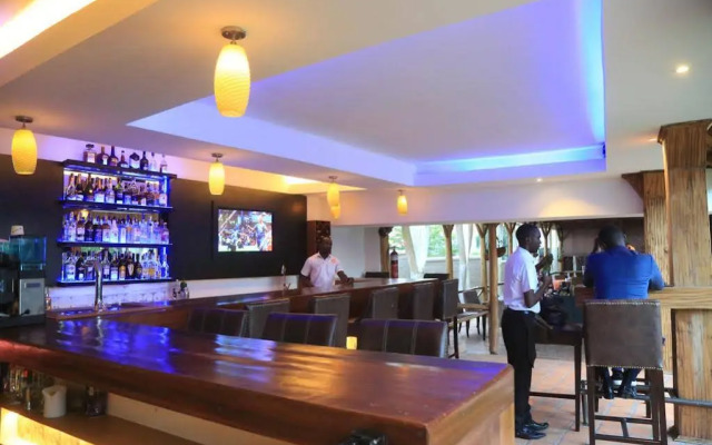Iwawe Hotel