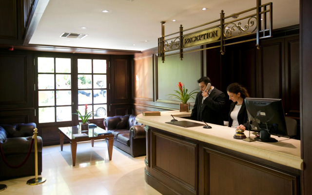 Hera Hotel