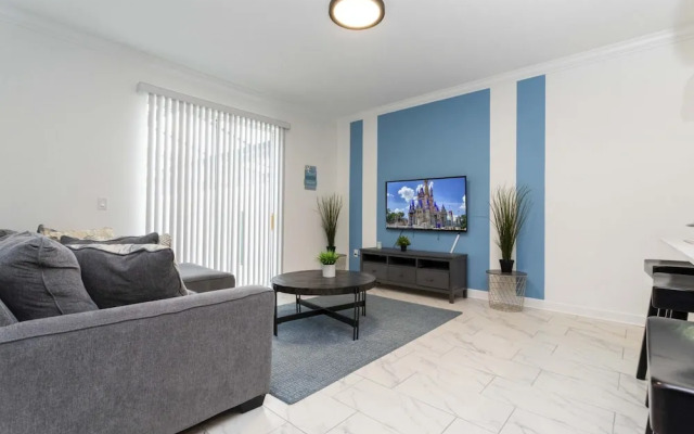 Adorable new Townhouse Near Disney
