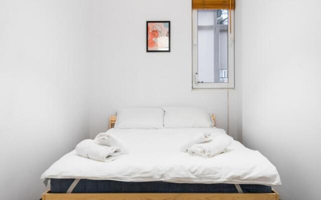Cute&Cozy 2BD Flat with Balcony