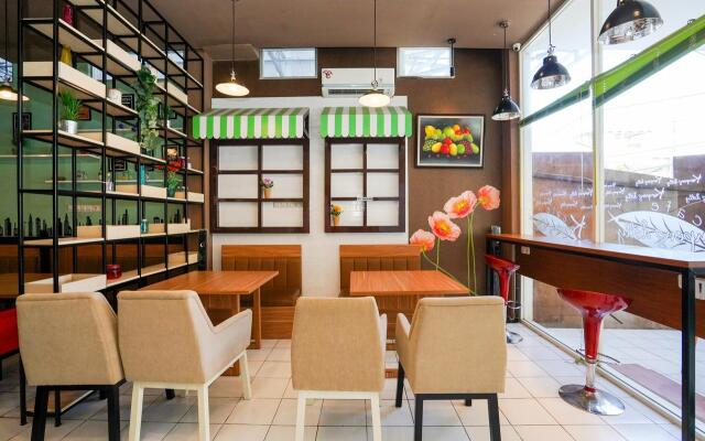 Hotel O Surabaya near Surabaya Town Square formerly Kupang Gunung Residence