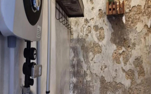 SPOT ON 90746 Vspace Guesthouse & Cafe