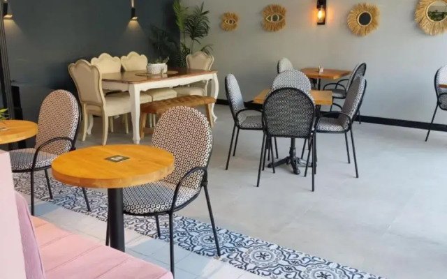 Eluxio Suite Hotel
