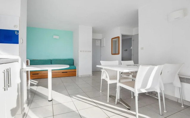 Apartment With Pool Access, Agde