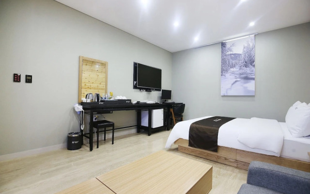 CYGNUS Hotel