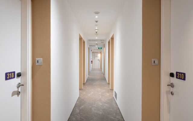 A Hotel Dickson