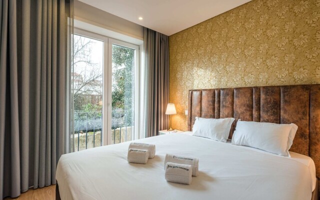 Guestready - Damask Parlor