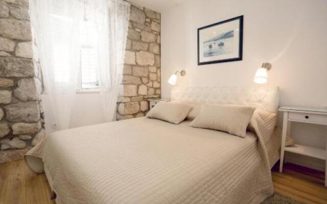 Split Old Town Suites 2