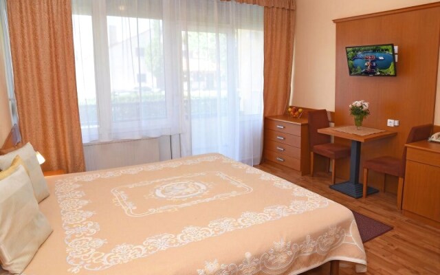 Hotel Napsugár