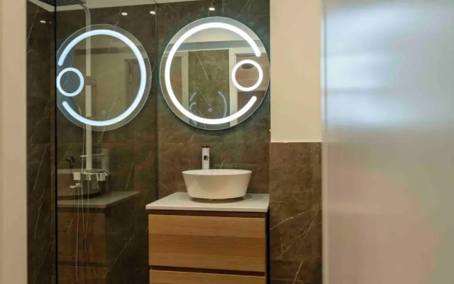 Stunning Views 2BR Intercontinental Flat