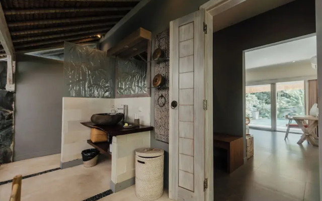 Maylie Bali Villa & Bungalow