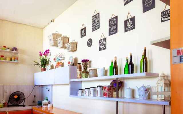 Pratisarawirya Guesthouse by ecommerceloka