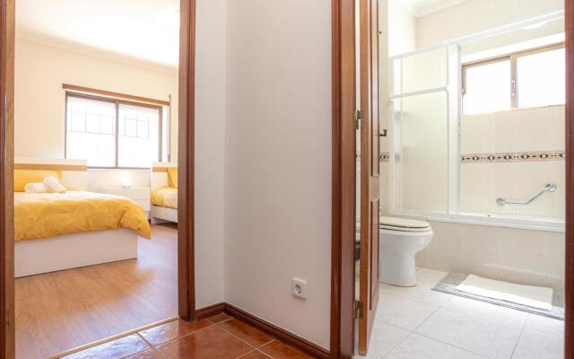 Terrace Beach Apartment by Rent4all