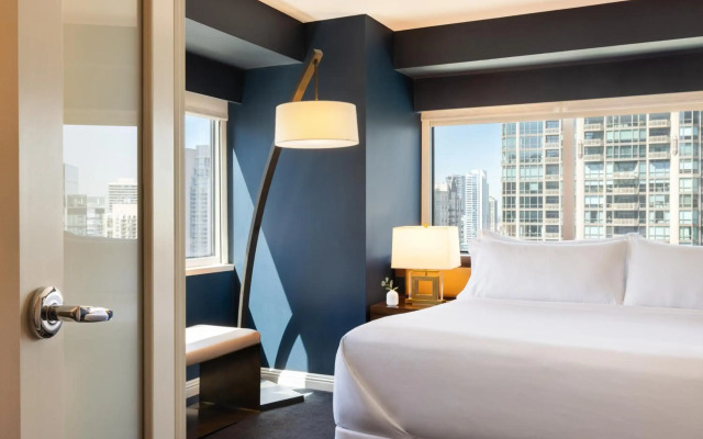 Omni Chicago Hotel