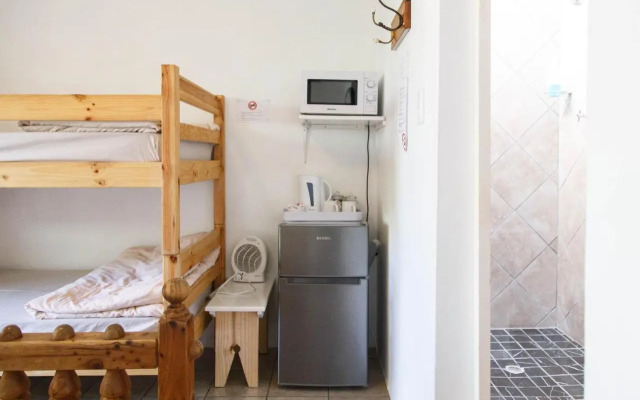 Robertson Backpackers