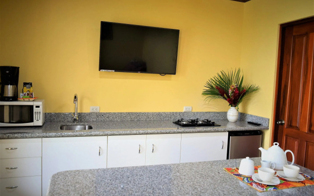 Lake Gardens Arenal Villas