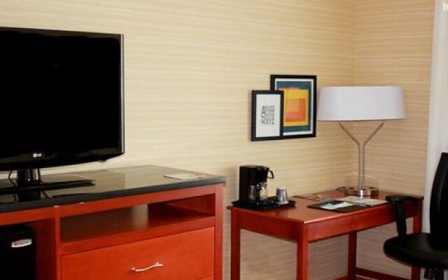 Fairfield Inn & Suites by Marriott Detroit Farmington Hills