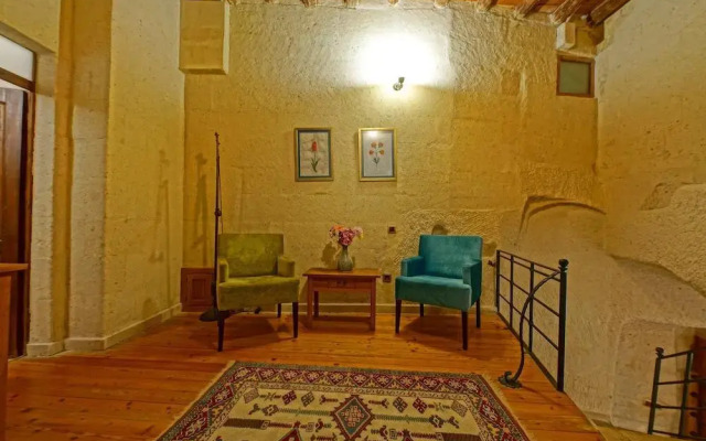 La Casa Cave