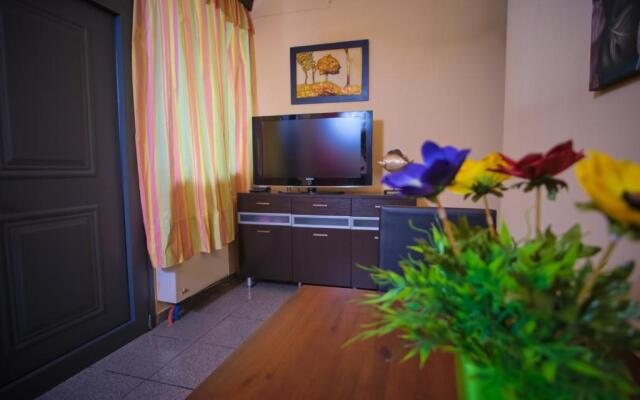 Vretti's House