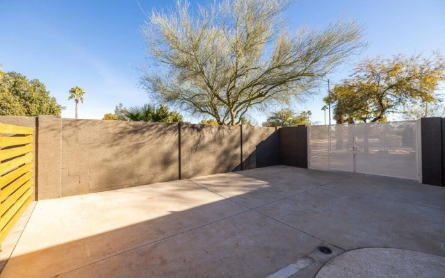 Scottsdale Dreyfus 5 Bedroom Home by RedAwning