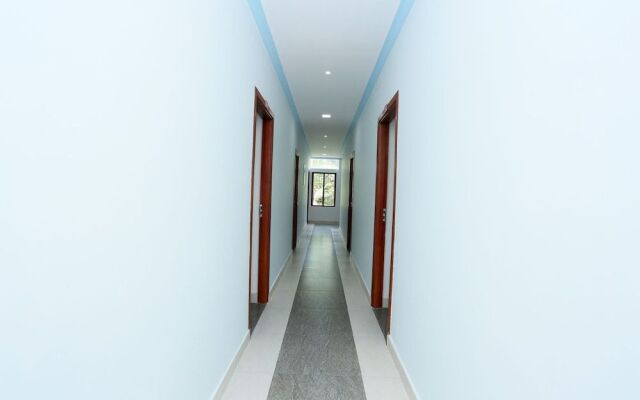 OYO 22008 Jrj Suites