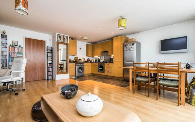 Delightful Moroccan Inspired Flat Hackney Sleeps 3