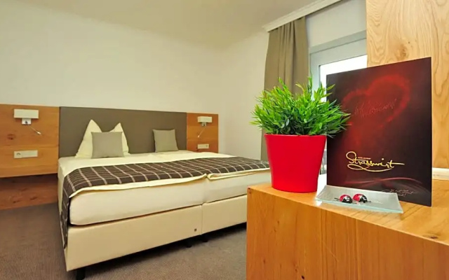 Hotel-Gasthof Strasswirt