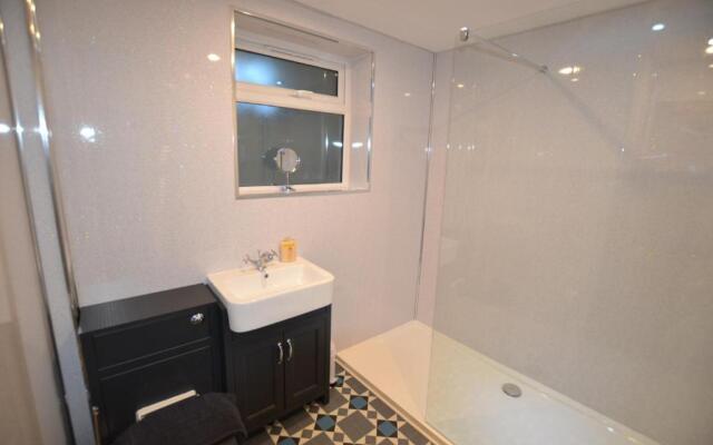 Mayflower Boutique Apartment - 2 Bedrooms Apartment - Stayseekers