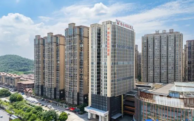 Vienna International Hotel (Yulin Zhongding Park Holiday) – Outside – Yulin