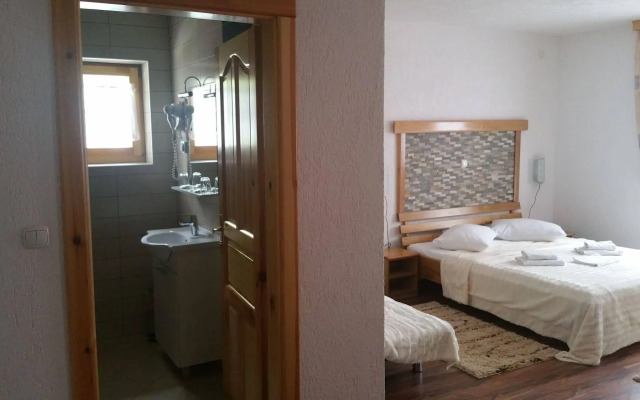 Rustic Inn River 2