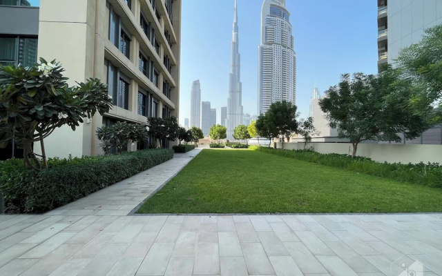 Luxury Burj Royale Burj Khalifa & Fountain view