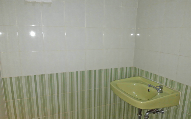 OYO 1815 Gatsu Residence