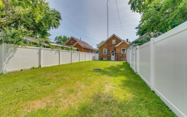 Charming Springfield Home: 2 Mi to Downtown