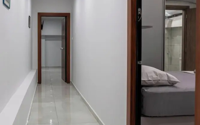 Pagrati Studio New Chic and Central