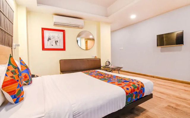 OYO Townhouse 152 Sarat Colony