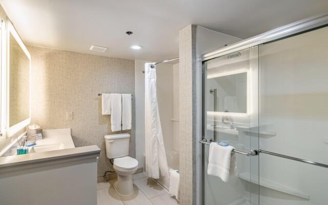 Holiday Inn Express & Suites Camarillo by IHG