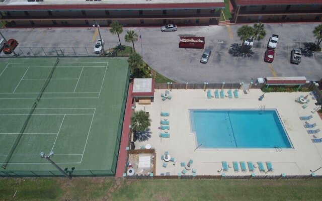 Pet Friendly, 2 Bed, Pool, Tennis Court - Pelican Inlet B214