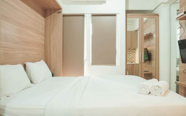 Lovely and Strategic Studio at Green Pramuka Apartment