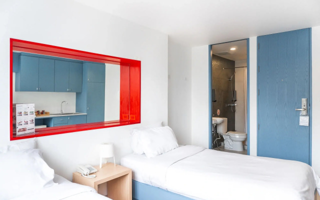 128 Room And Massage